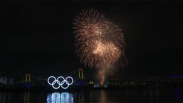Juegos Olímpicos, seis meses para Tokio 2020: Espectaculo de fuegos artificiales y luces Juegos Olímpicos, seis meses para Tokio 2020: Espectaculo de fuegos artificiales y luces
