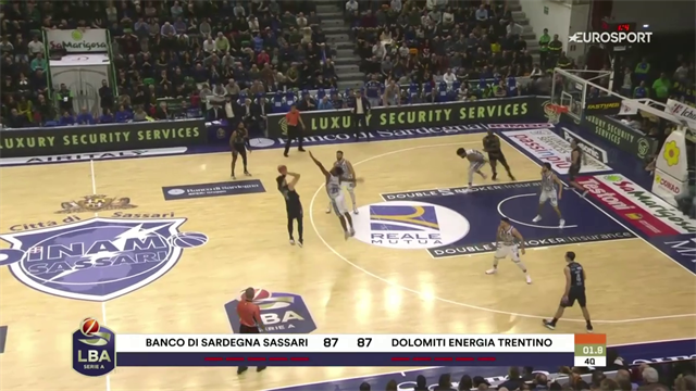 Ale Gentile con la tripla di tabella sulla sirena! Trento corsara a Sassari Ale Gentile con la tripla di tabella sulla sirena! Trento corsara a Sassari