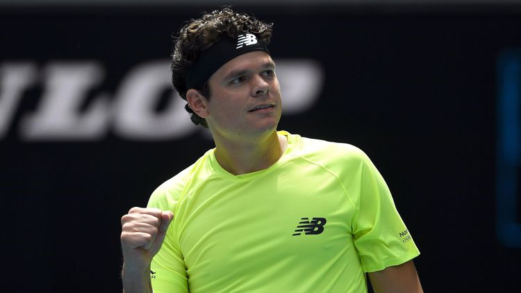 Résultat de recherche d'images pour "raonic indoor serve"
