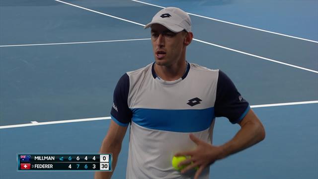 Open de Australia 2020: La polémica acción de Millman mojando las bolas antes de sacar ante Federer Open de Australia 2020: La polémica acción de Millman mojando las bolas antes de sacar ante Federer
