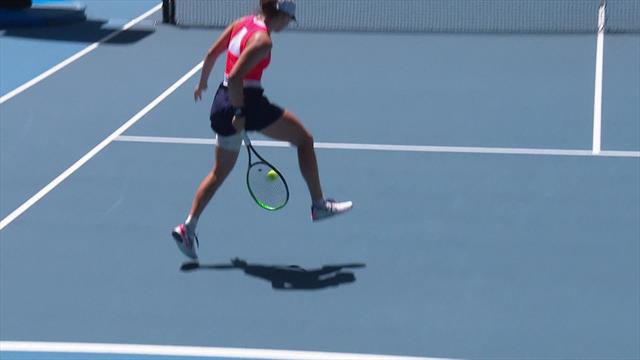 Australian Open | Swiatek met een tweener Australian Open | Swiatek met een tweener
