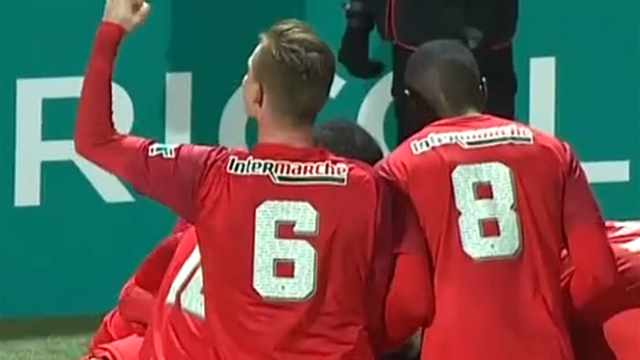 D'un superbe piqué, Niang a doublé la mise pour Rennes : son but en vidéo D'un superbe piqué, Niang a doublé la mise pour Rennes : son but en vidéo