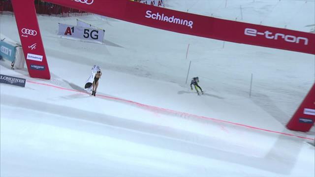 Schladming | Onverwachte deelneemster bij THE Nightrace... Schladming | Onverwachte deelneemster bij THE Nightrace...