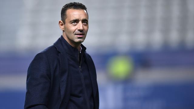 "On a besoin de transmettre" : Echouafni explique pourquoi il est venu dans le foot féminin "On a besoin de transmettre" : Echouafni explique pourquoi il est venu dans le foot féminin