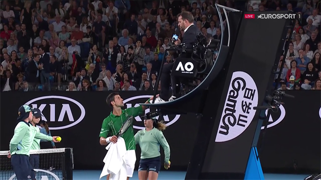Australian Open | Djokovic reageert zich af op de scheidsrechter Australian Open | Djokovic reageert zich af op de scheidsrechter