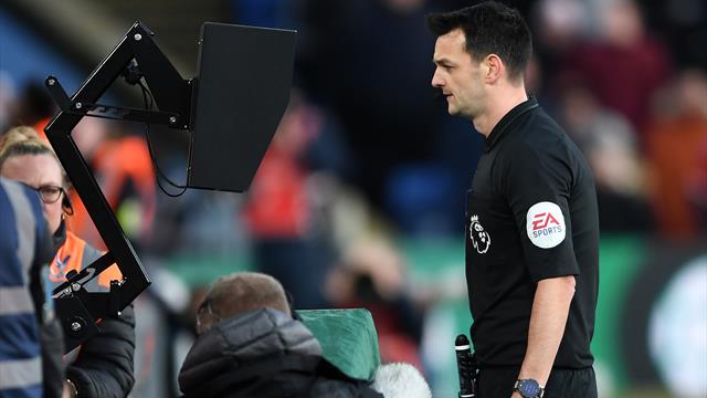 Vers un assouplissement du VAR sur les hors-jeu en Angleterre ?