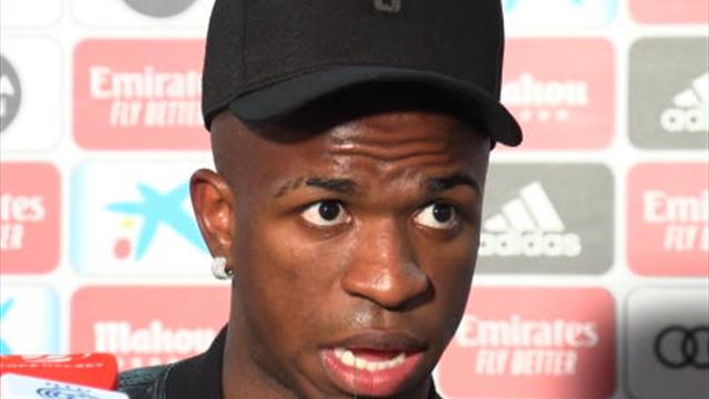 Vinicius Jr : "Aller au PSG ? Non, je veux continuer de jouer à Madrid" Vinicius Jr : "Aller au PSG ? Non, je veux continuer de jouer à Madrid"