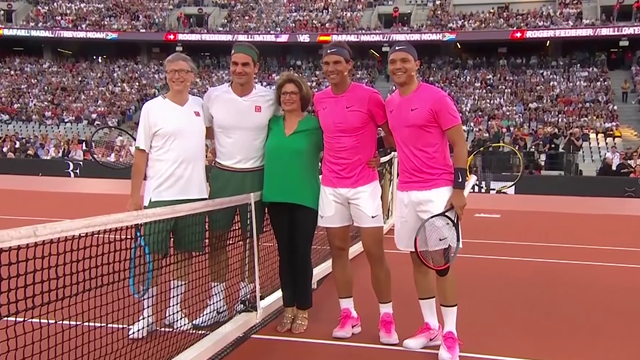 El troleo del cómico Trevor Noah a Nadal imitando su rutina de saque El troleo del cómico Trevor Noah a Nadal imitando su rutina de saque