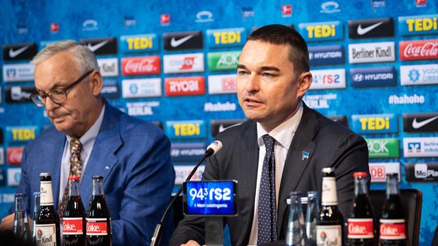 Hertha-Investor rügt Klinsmann: "Das kann man vielleicht als Jugendlicher machen..." Hertha-Investor rügt Klinsmann: "Das kann man vielleicht als Jugendlicher machen..."