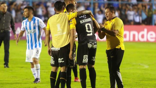 Blackburn se disculpa por el raro penalti que pudo clasificar a The Strongest