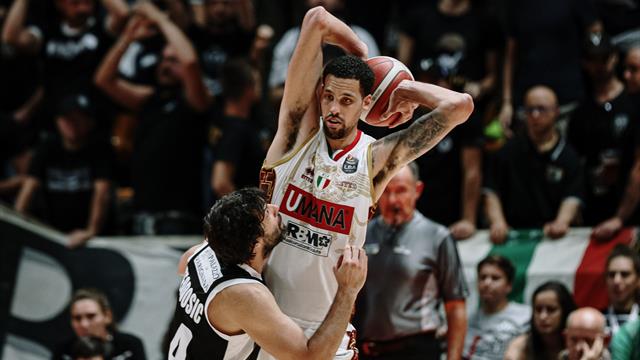 La Reyer Venezia sgambetta la Virtus Bologna: vittoria in overtime 82-81 e semifinale con Milano
