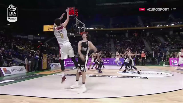 Prodezza assoluta di Austin Daye! Canestro clamoroso e Venezia in semifinale Prodezza assoluta di Austin Daye! Canestro clamoroso e Venezia in semifinale