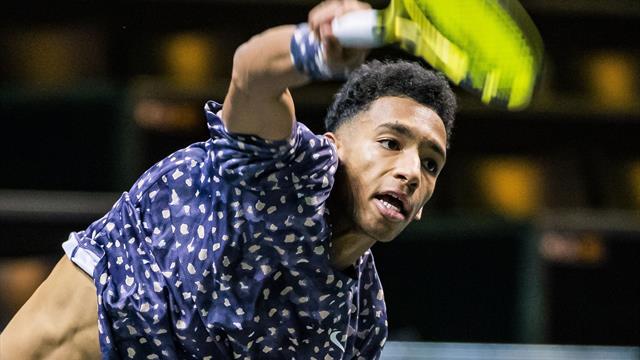 Toujours solide, Auger-Aliassime tient son rang et sa demie