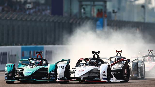 Victoire et prise de pouvoir d'Evans, Vergne au pied du podium : les temps forts de la course Victoire et prise de pouvoir d'Evans, Vergne au pied du podium : les temps forts de la course