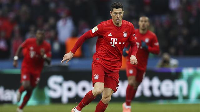 Bayern score three in first 12 minutes to return to top