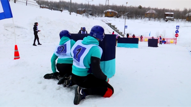 Campeonato de peleas de bolas de nieve, la última sensación que cuaja en Rusia Campeonato de peleas de bolas de nieve, la última sensación que cuaja en Rusia