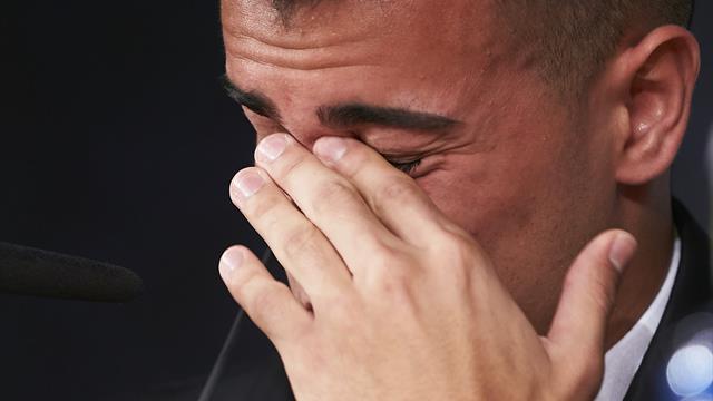 Von den Emotionen übermannt: Real-Neuzugang weint bei Vorstellung Von den Emotionen übermannt: Real-Neuzugang weint bei Vorstellung