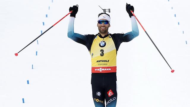"Idole", "chapeau", "il a révolutionné le biathlon français" : le sport salue Fourcade