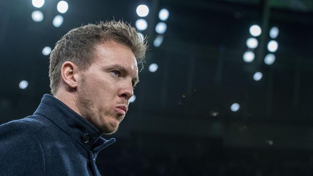 "Mit den Zeugwarten gesprochen" So erklärt Nagelsmann die Leipziger Trikot-Panne "Mit den Zeugwarten gesprochen" So erklärt Nagelsmann die Leipziger Trikot-Panne