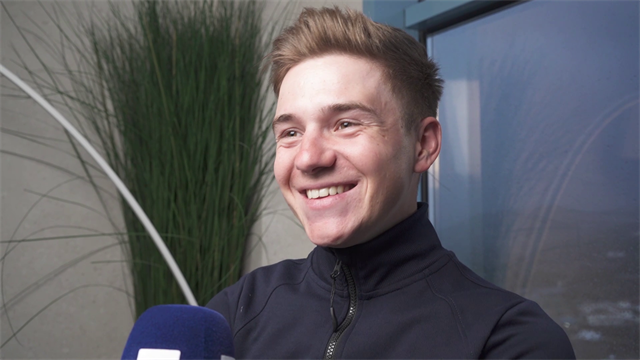 Remco Evenepoel gaat vol voor de Giro: "Roze staat me redelijk goed" Remco Evenepoel gaat vol voor de Giro: "Roze staat me redelijk goed"