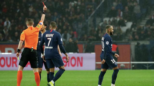 Gelb-Rot in der Nachspielzeit! Neymar fliegt bei Sieben-Tore-Spektakel Gelb-Rot in der Nachspielzeit! Neymar fliegt bei Sieben-Tore-Spektakel