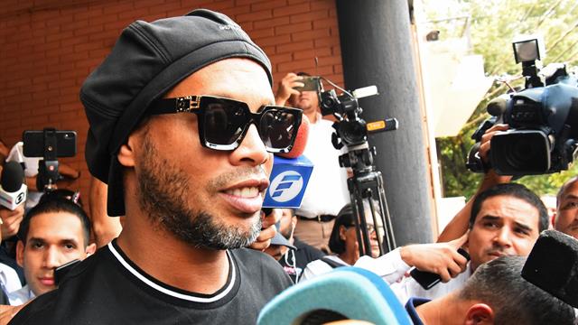 Ronaldinho maintenu en détention, la justice se penche sur un éventuel blanchiment d'argent