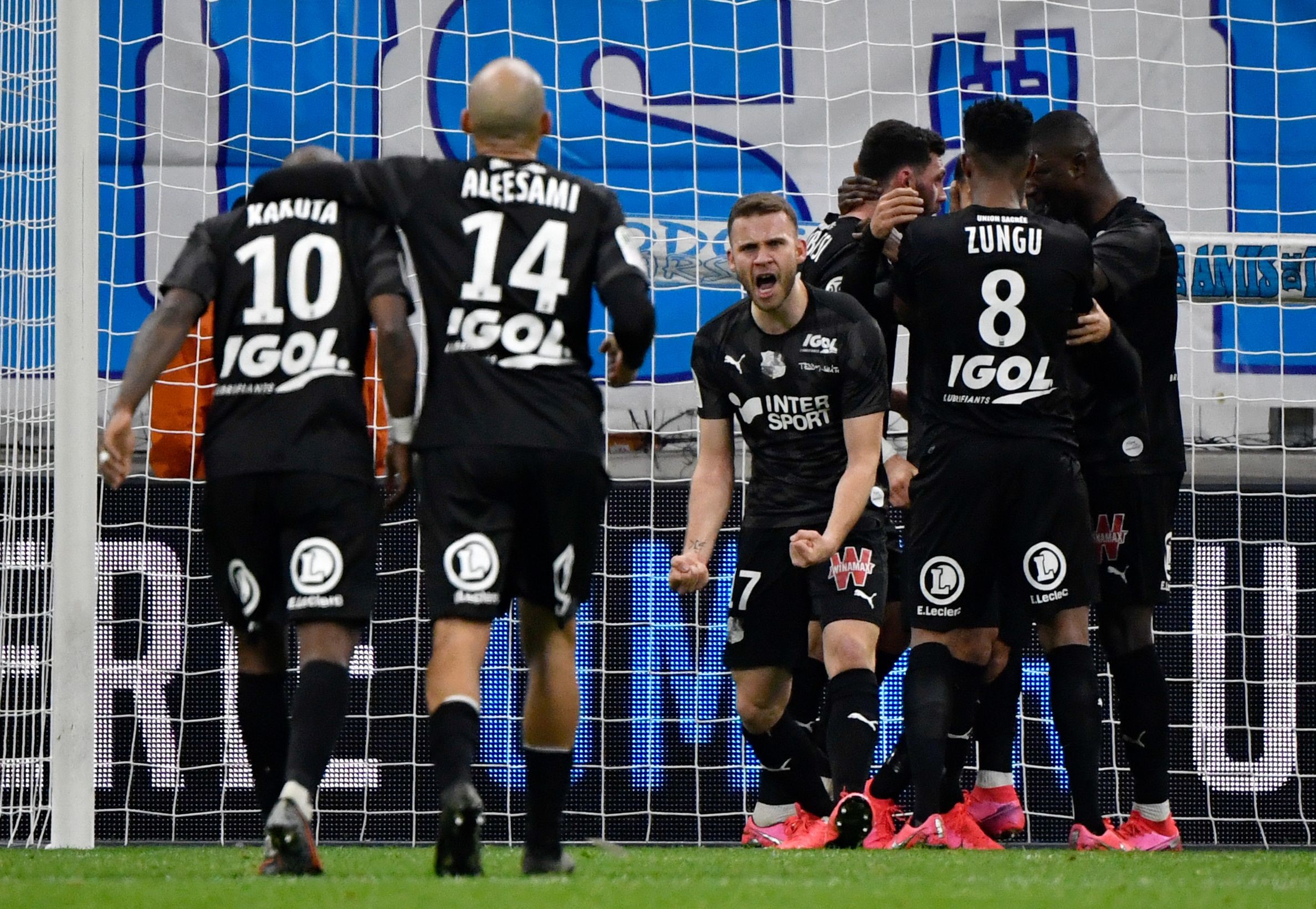 Les joueurs d'Amiens célèbrent un but lors de la rencontre OM-Amiens / Ligue 1