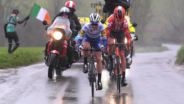 Dans des conditions dantesques, Alaphilippe a tenté, d'autres ont déjà perdu gros Dans des conditions dantesques, Alaphilippe a tenté, d'autres ont déjà perdu gros