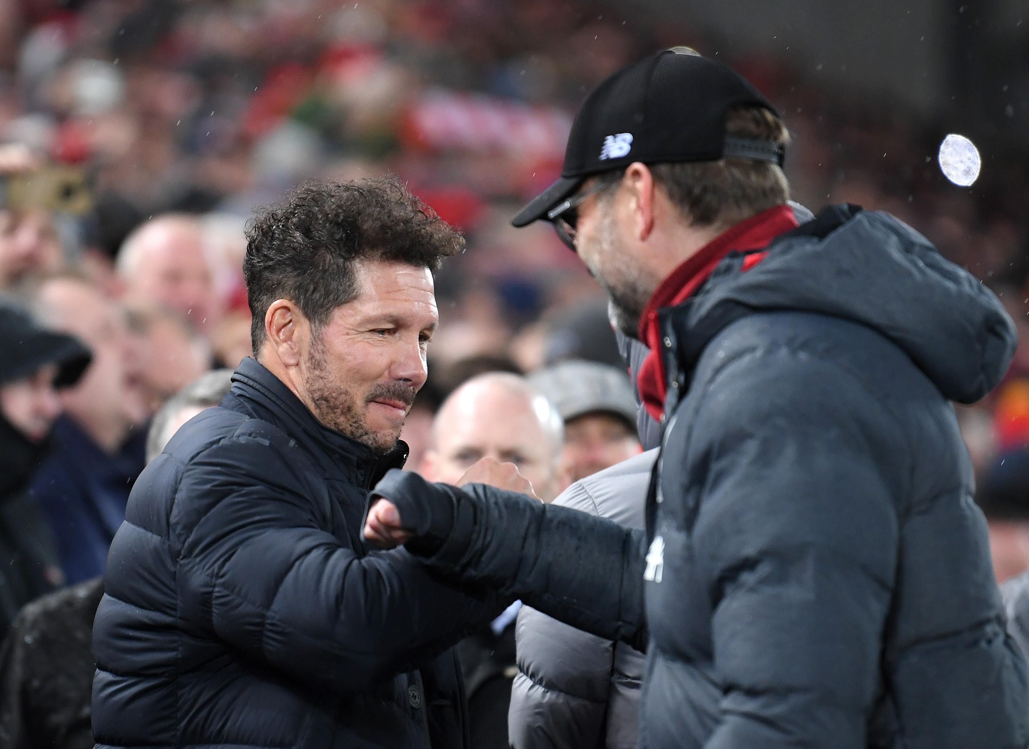 Simeone y Klopp se saludan en el Liverpool-Atlético