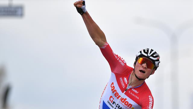 Hoy hace un año: Van der Poel voló sobre el pavé para lograr una impresionante victoria en Denain Hoy hace un año: Van der Poel voló sobre el pavé para lograr una impresionante victoria en Denain