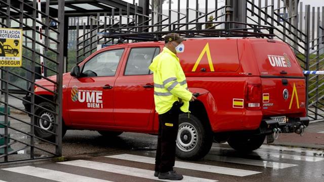 Las peñas del Rayo donan material al pabellón de personas sin hogar de IFEMA