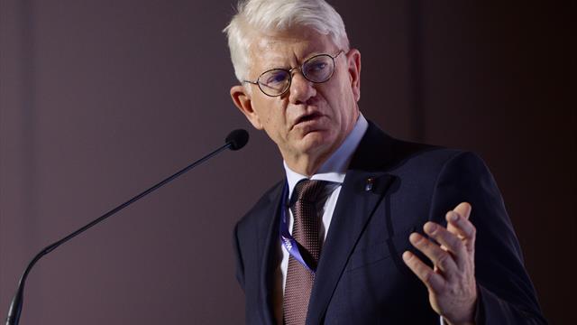 DEB-Präsident Reindl: "Die Kirche ein bisschen im Dorf lassen"