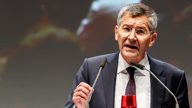 Bayern-Präsident erklärt Solidaraktion: "Verpflichtung, etwas zurückzugeben" Bayern-Präsident erklärt Solidaraktion: "Verpflichtung, etwas zurückzugeben"
