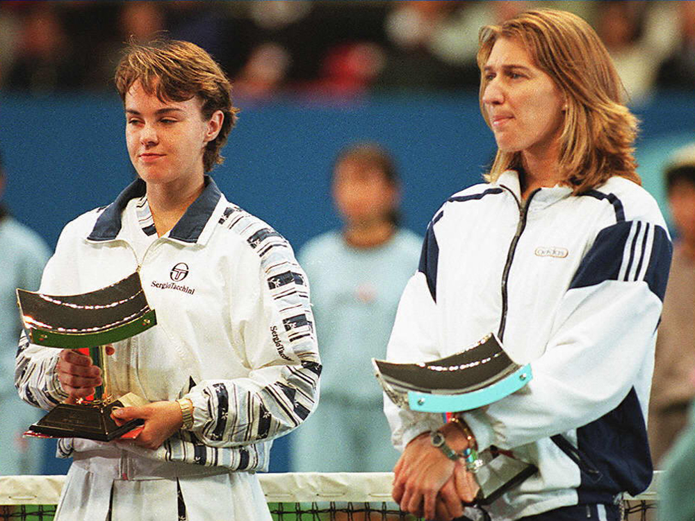 Hingis (l.) eroberte 1997 Platz eins der Weltrangliste