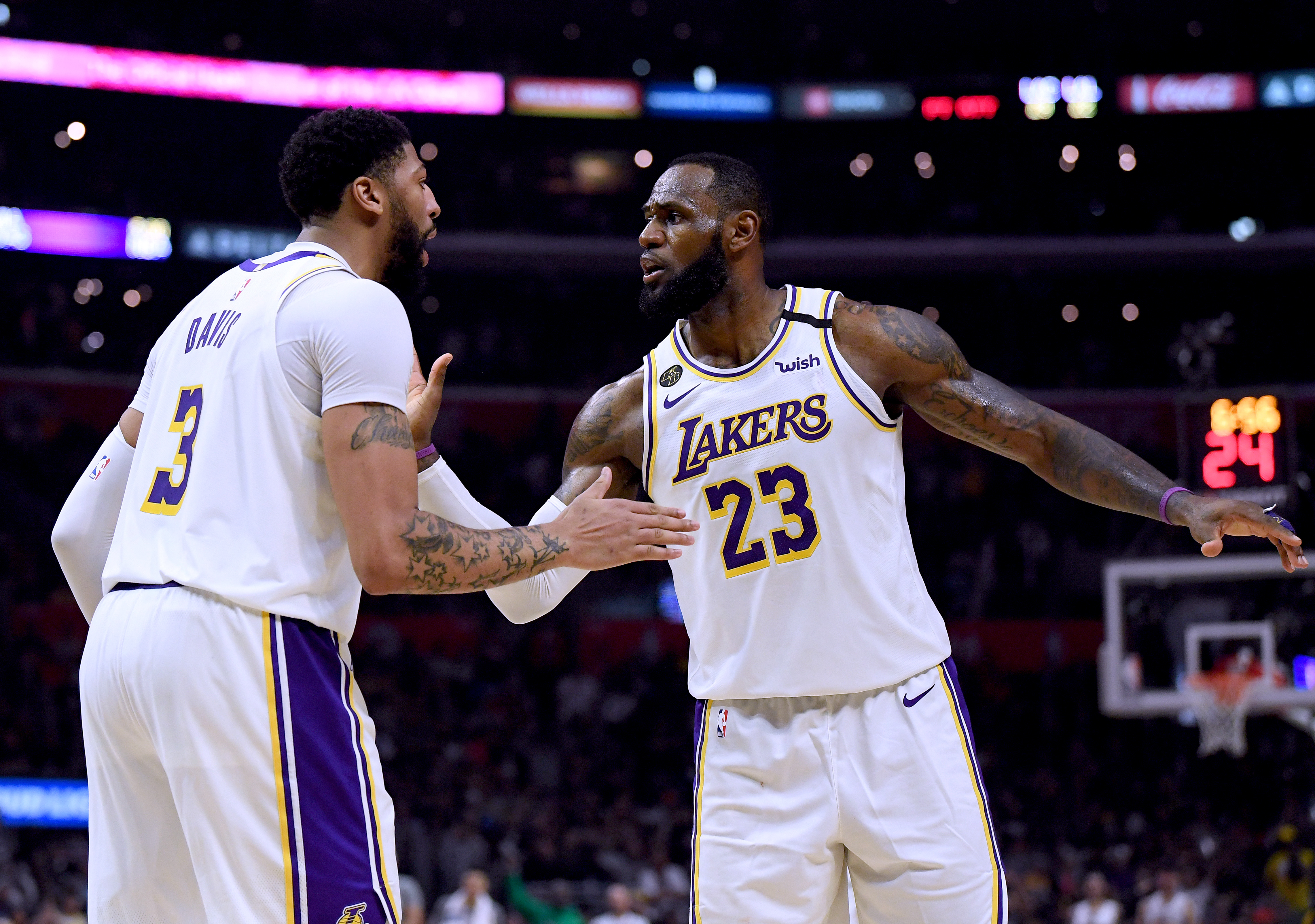 Anthony Davis (l.) und LeBron James (r.) von den L.A. Lakers