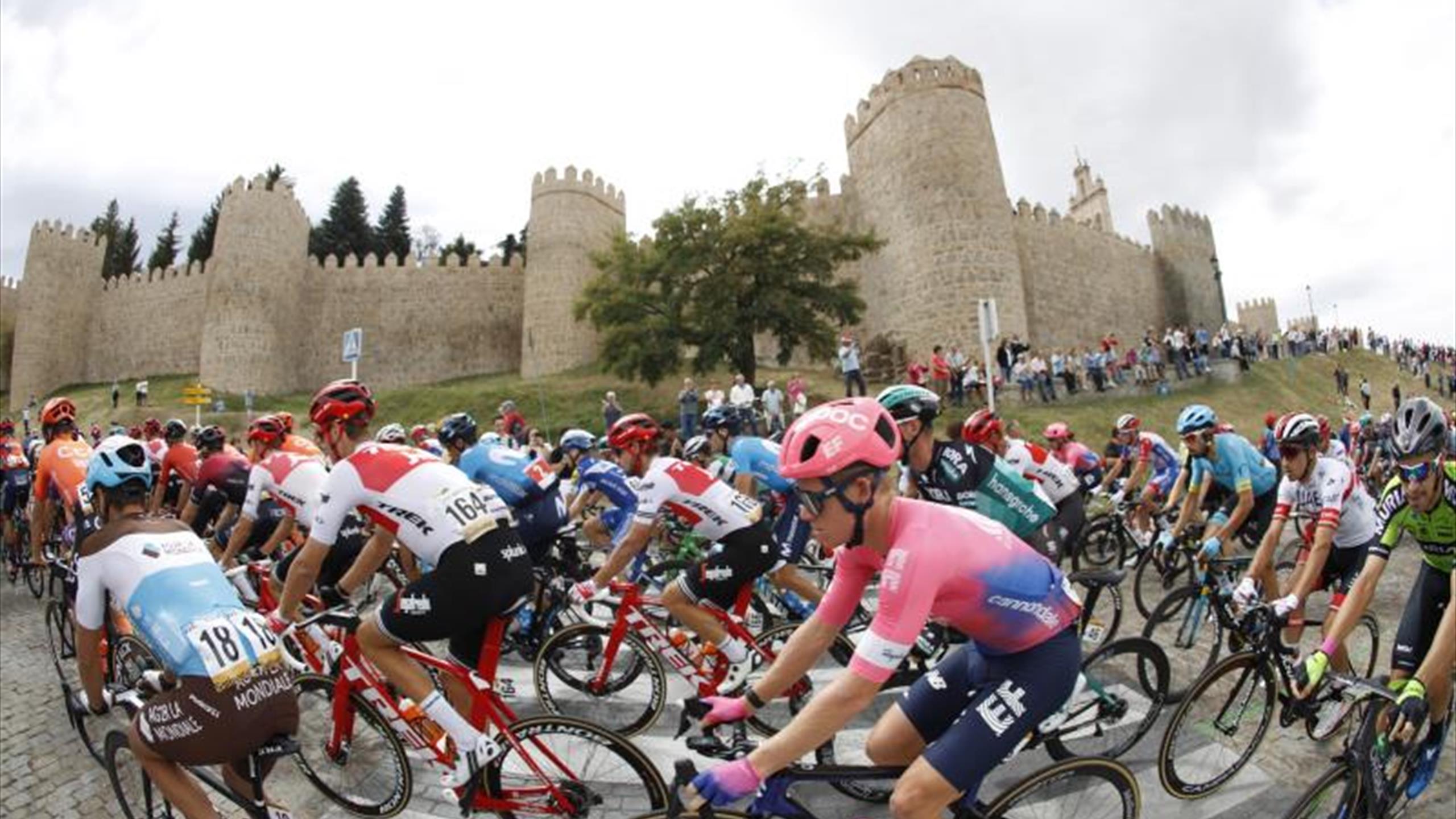 Vuelta a españa. Go cycling. Вуэльта испания фото. Вуэльта 2022 3 этап. Тьермас вуэльта.