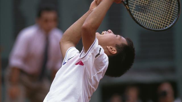 Michael Chang's bold move on matchpoint against Ivan Lendl in 1989 Michael Chang's bold move on matchpoint against Ivan Lendl in 1989