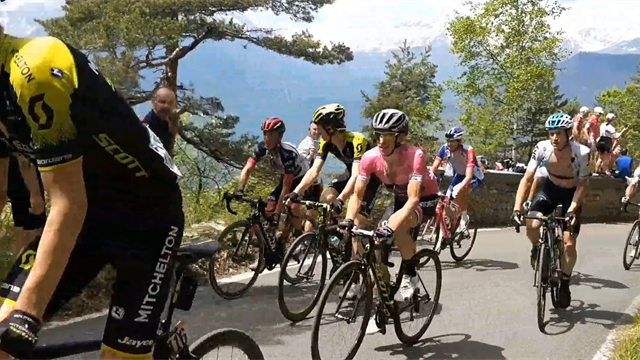 Roadside footage as Chris Froome and Simon Yates climb the Colle delle Finestre Roadside footage as Chris Froome and Simon Yates climb the Colle delle Finestre