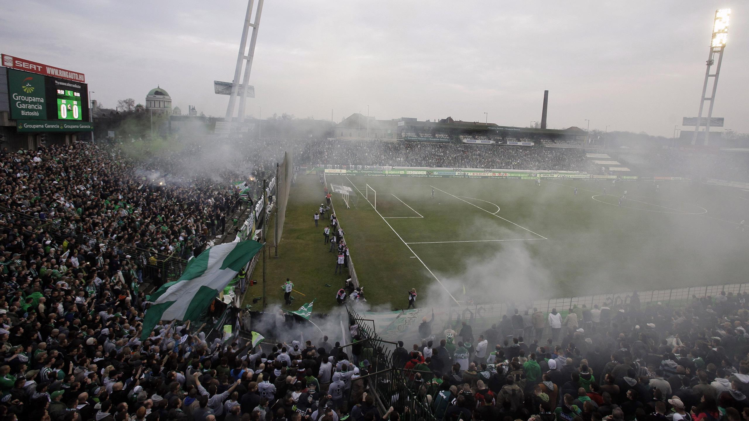 Foot En Hongrie, les spectateurs retournent dans les stades en nombre