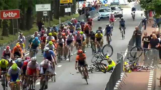 #onthisday: Espectacular montonera en el Bélgica preparando el esprint final #onthisday: Espectacular montonera en el Bélgica preparando el esprint final