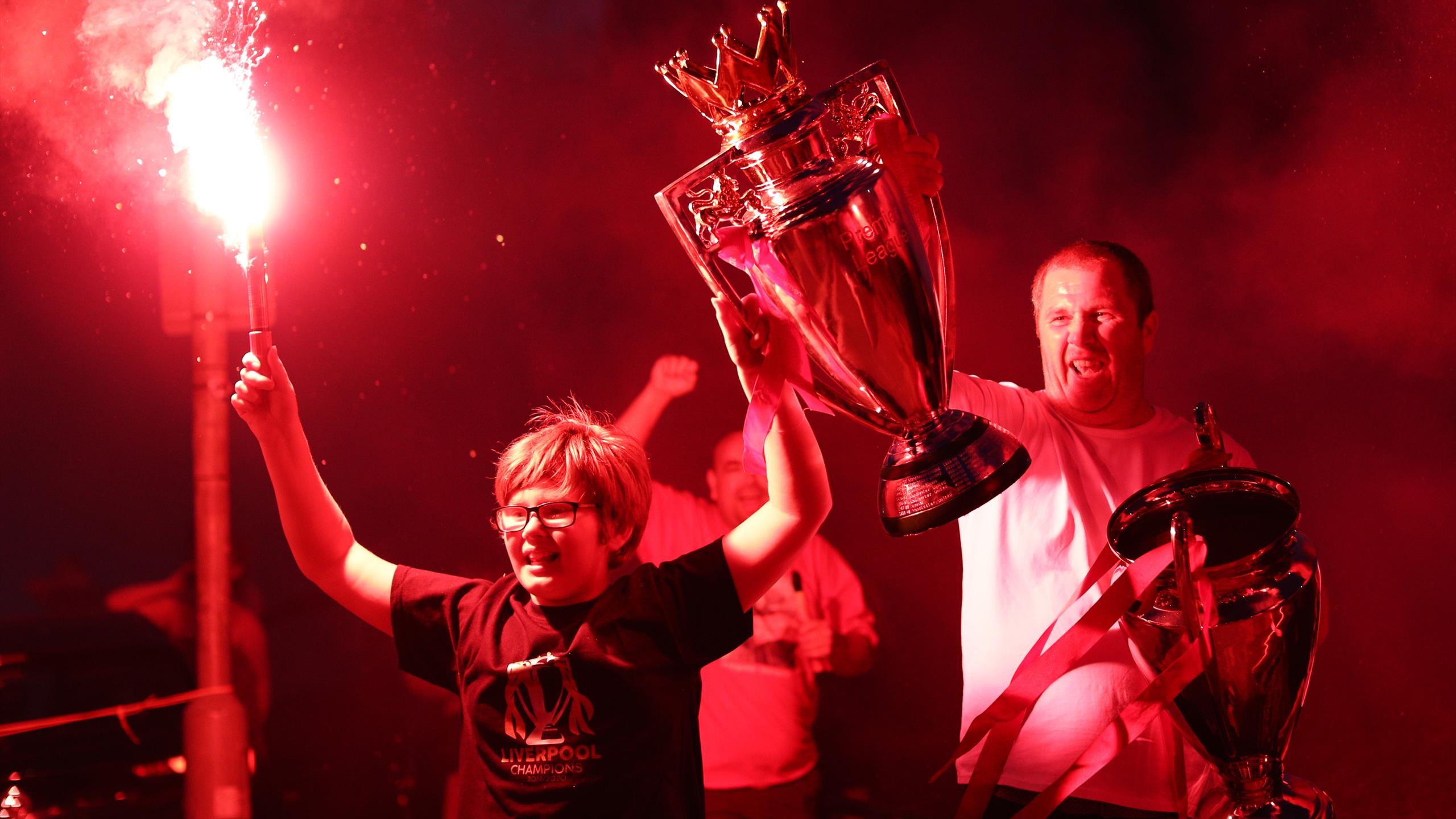 Feuerwerk und Freudentänze! LiverpoolFans feiern den Titel Eurosport Deutschland