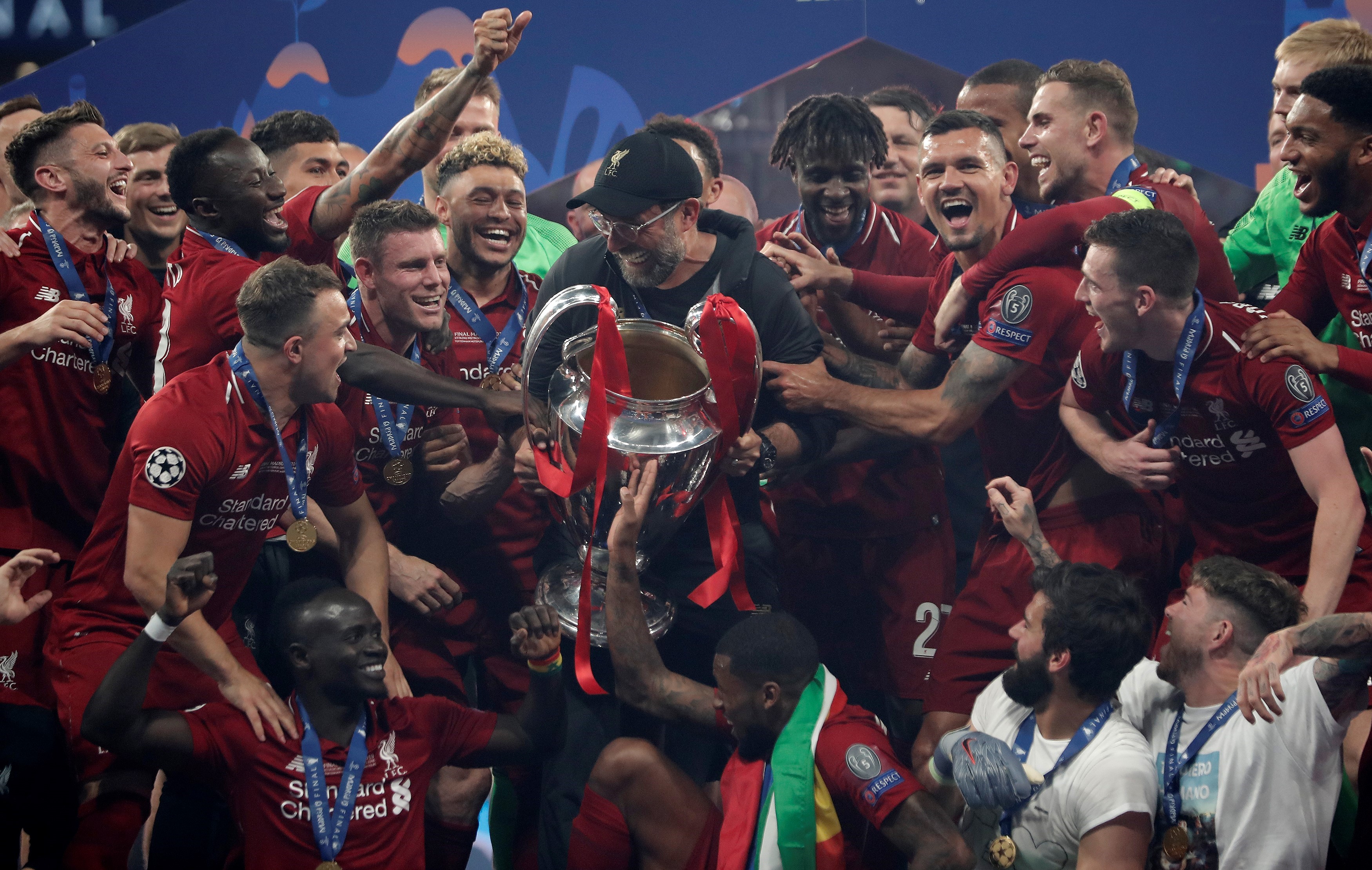 Head coach Jurgen Klopp of Liverpool lifts the Champions League Trophy after winning the UEFA Champions League Final between Tottenham Hotspur and Liverpool at the Wanda Metropolitano in Madrid, Spain on June 01, 2019.