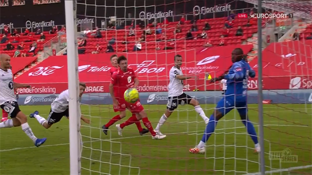 Eliteserien: Hovland revive al Rosenborg anticipándose a balón parado Eliteserien: Hovland revive al Rosenborg anticipándose a balón parado