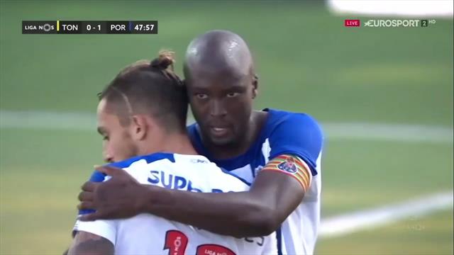 Liga NOS: Danilo aprovecha el fallo de Mbaye para adelantar al Oporto Liga NOS: Danilo aprovecha el fallo de Mbaye para adelantar al Oporto