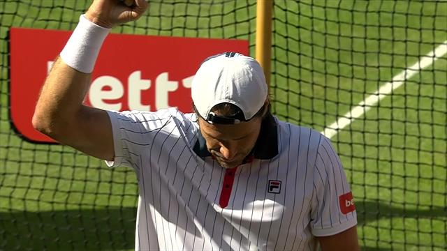 Amazing point with two tweeners from Jannik Sinner and Tommy Haas Amazing point with two tweeners from Jannik Sinner and Tommy Haas