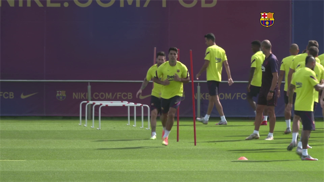 Messi, Suárez, Rakitic y Vidal: ¡Cuánta calidad en ese rondo! Messi, Suárez, Rakitic y Vidal: ¡Cuánta calidad en ese rondo!