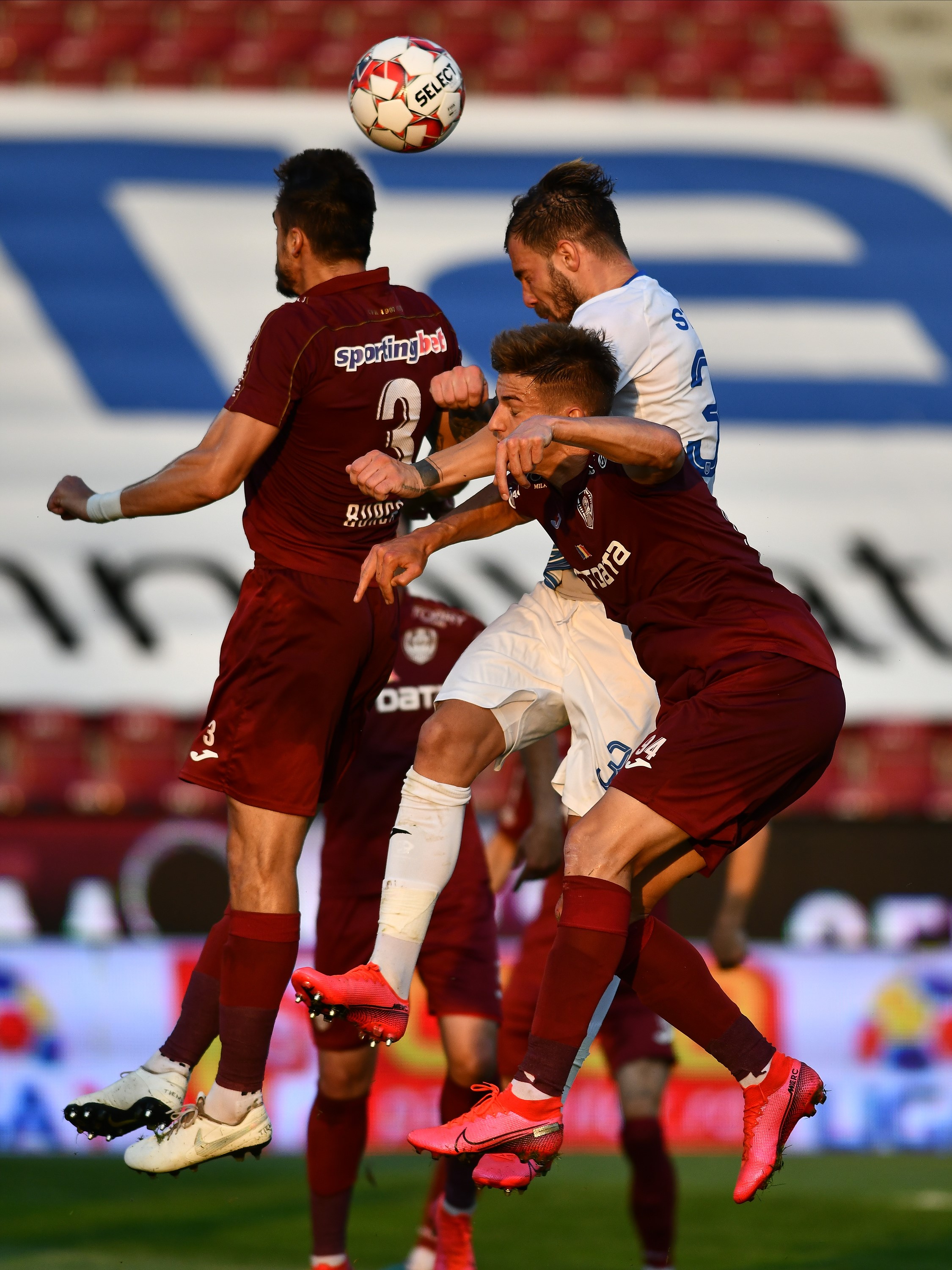 U Craiova - CFR cluj este finala campionatului, dar titlul s-ar putea decide la comisiile FRF