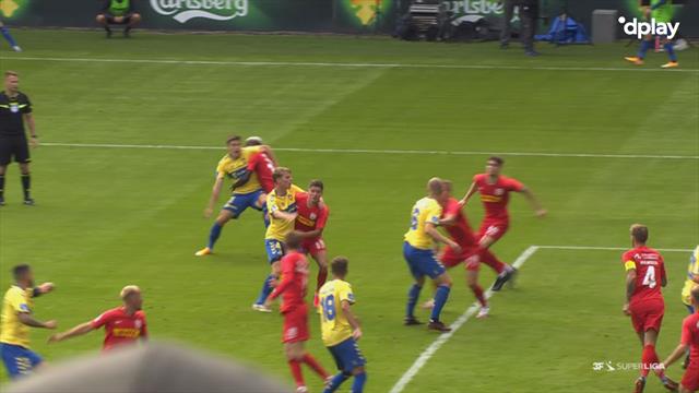 Bliver Brøndby snydt for straffe her? ”Der bliver 100% dømt straffespark” Bliver Brøndby snydt for straffe her? ”Der bliver 100% dømt straffespark”
