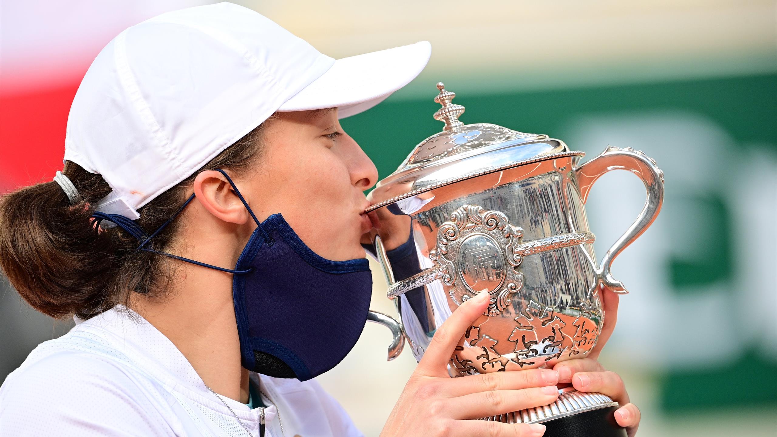 French Open 2020 Sublime Iga Swiatek Wins Roland Garros Over Sofia Kenin In Stunning Triumph Eurosport
