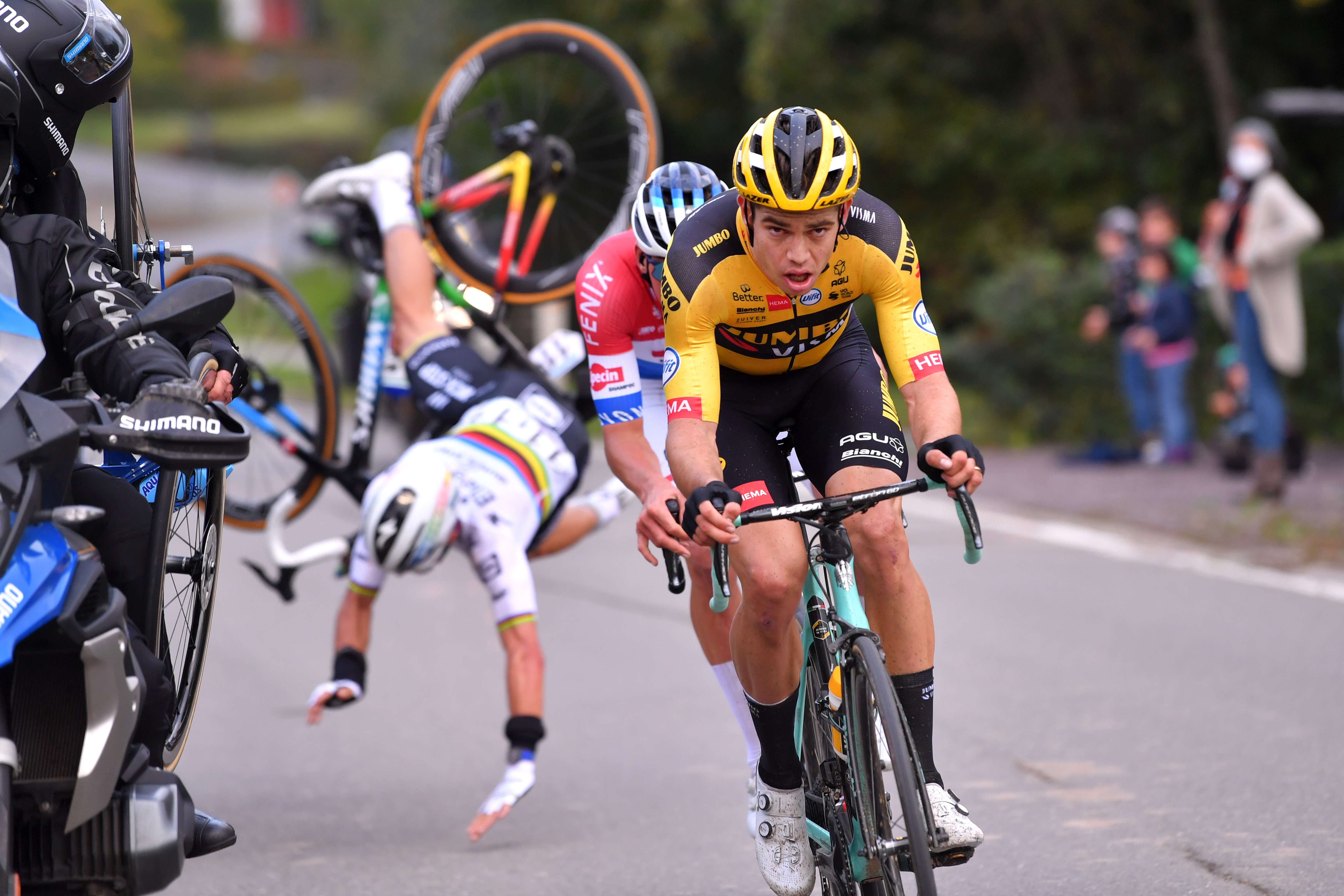 Julian Alaphilippe chute lors du Tour des Flandres 2020